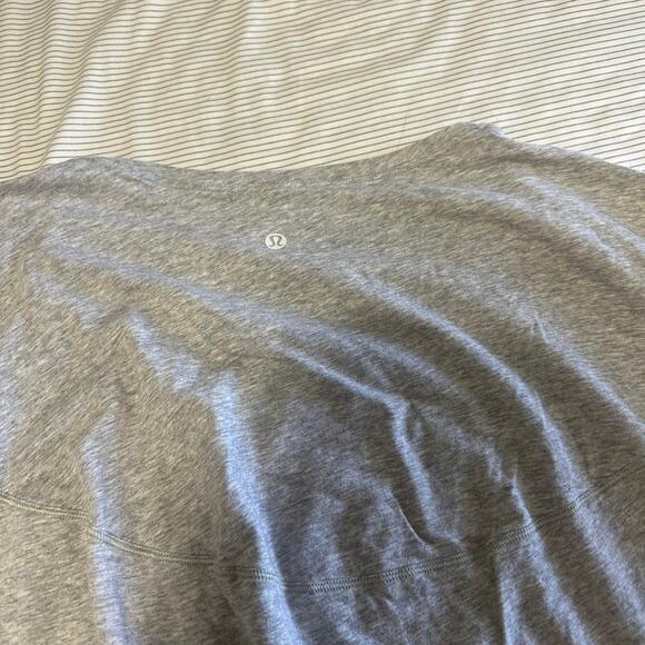 Lululemon gray long sleeve - Picture 3 of 4